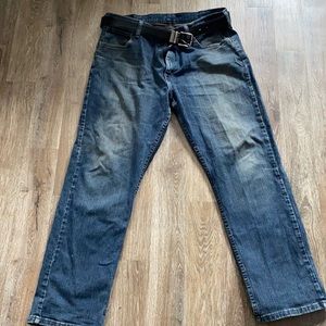Relaxed Fit Wrangler Jeans with Belt Included